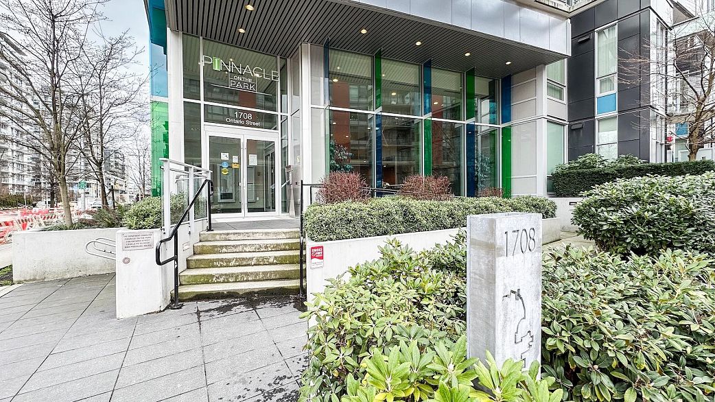 1002 1708 Ontario Street