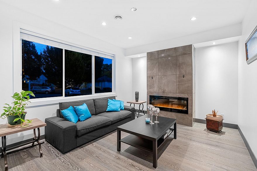 7493 Gatineau Place
