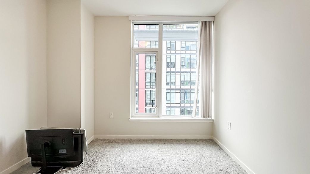 1002 1708 Ontario Street