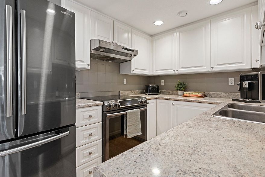 306 1723 Frances Street