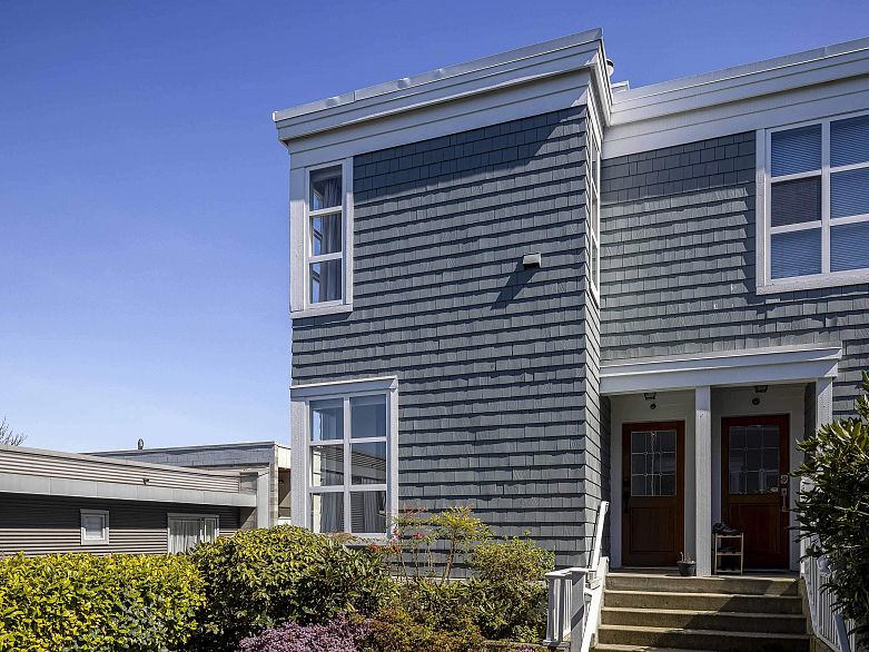 210 655 W 7th Avenue