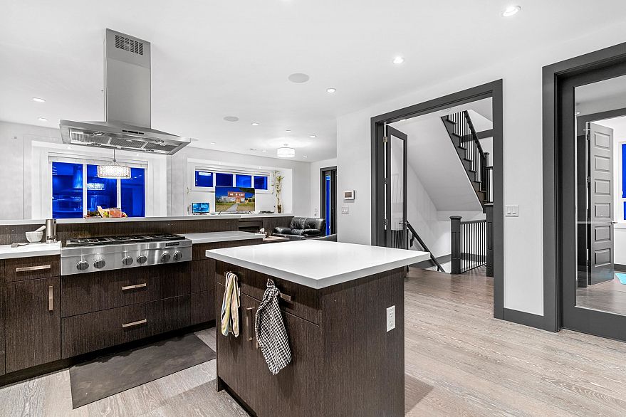 7493 Gatineau Place