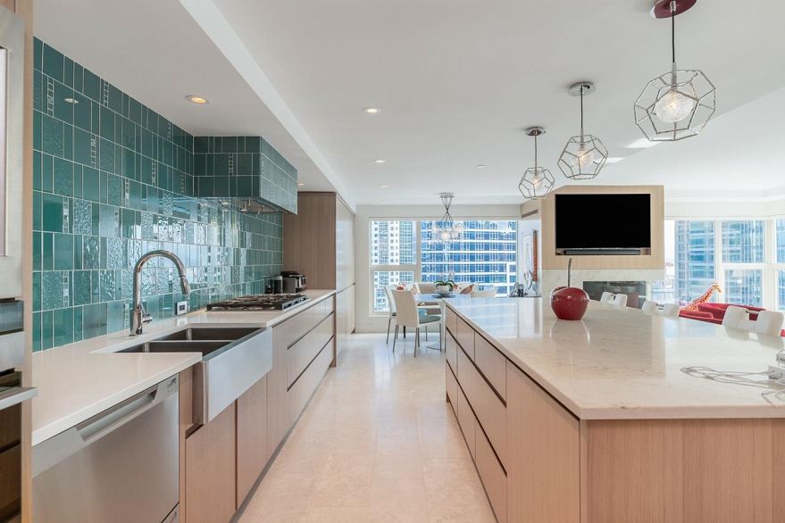 1402 837 W Hastings Street