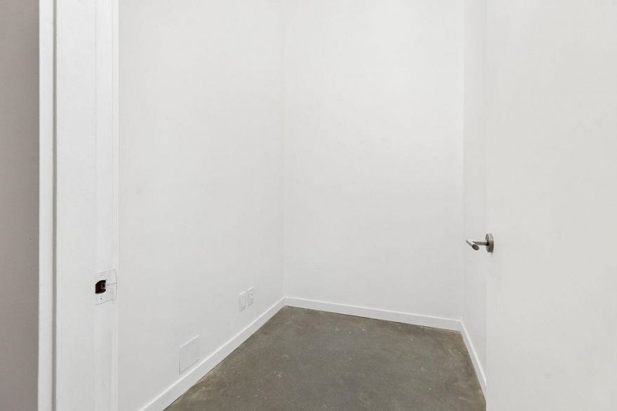 310 53 W Hastings Street