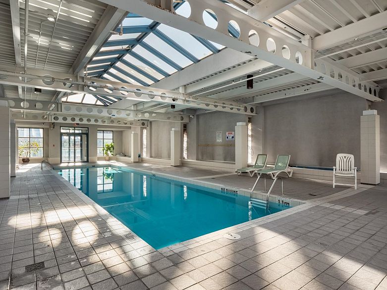 1201 183 Keefer Place