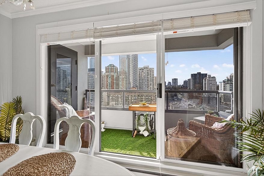 1108 1060 Alberni Street