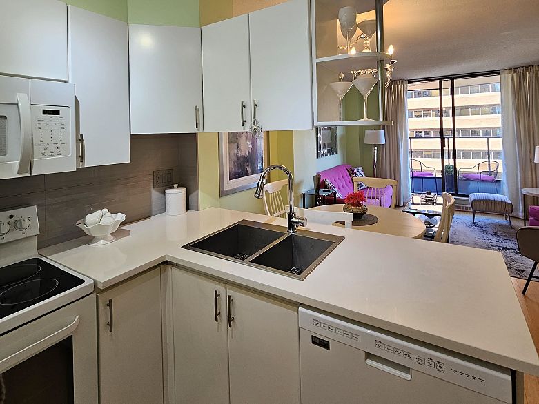 1003 1189 Howe Street