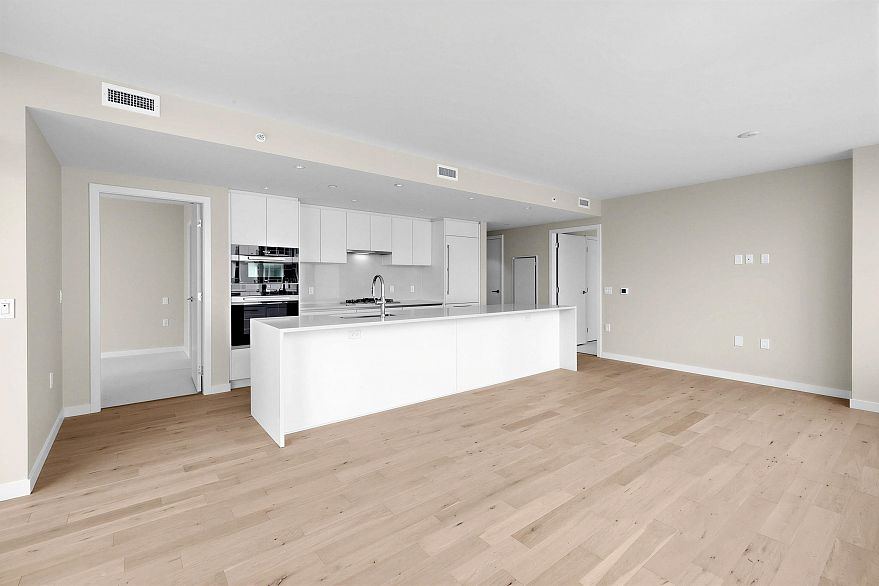 803 485 W 42nd Avenue