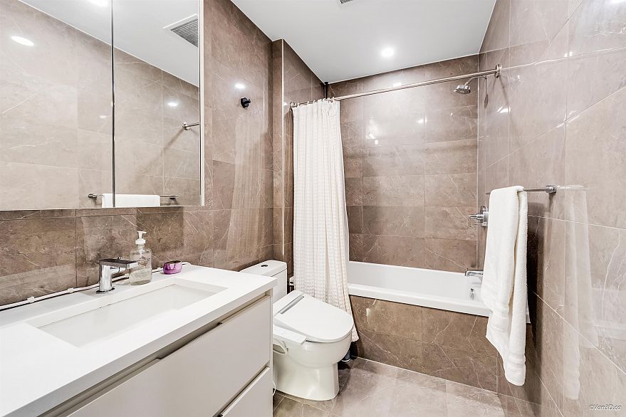 102 4240 Cambie Street