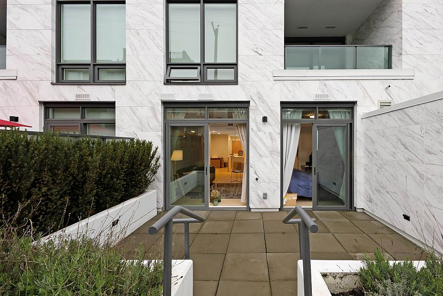 102 3668 W 10th Avenue