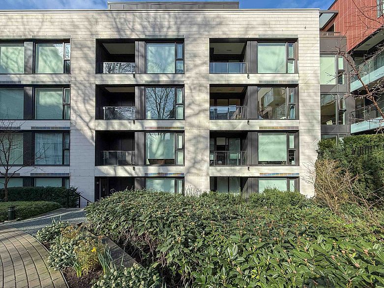 101 7128 Adera Street