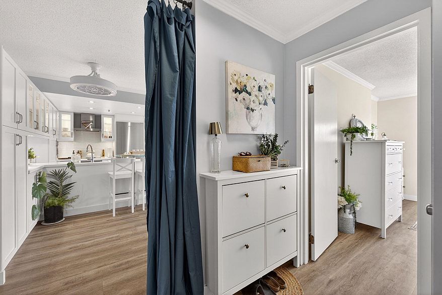 1108 1060 Alberni Street