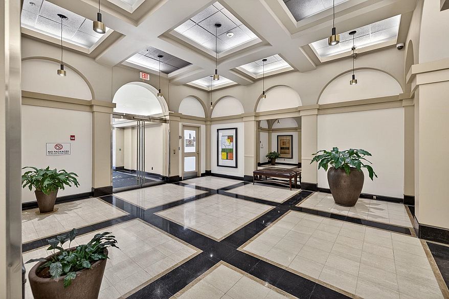 1108 1060 Alberni Street