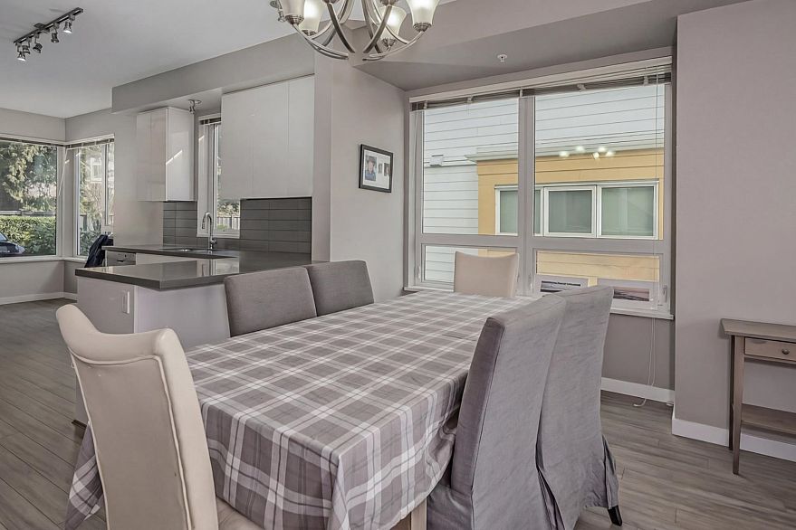 3107 E Kent Avenue North Avenue