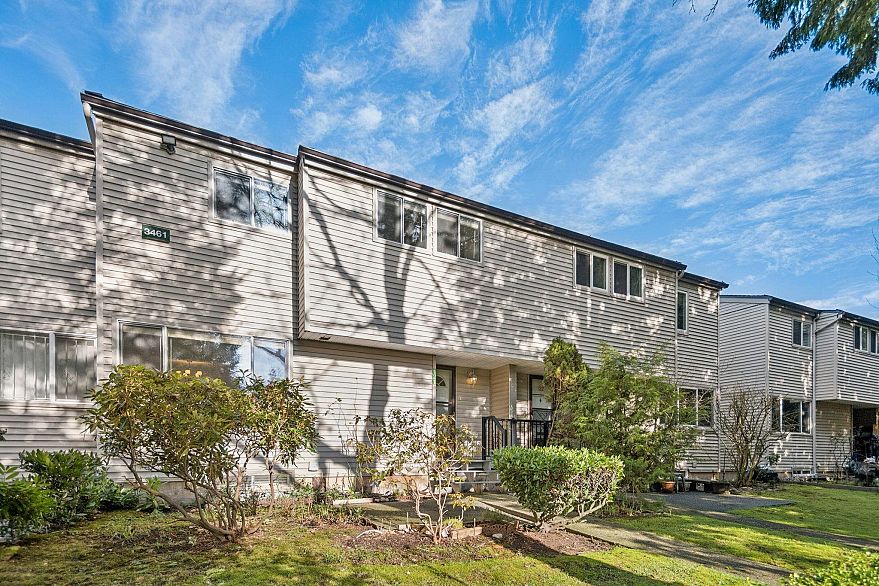 121 3461 E 49th Avenue