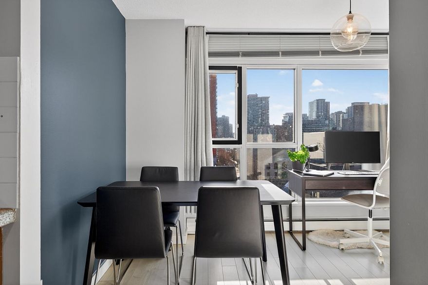 1201 183 Keefer Place