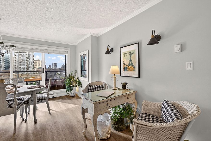 1108 1060 Alberni Street