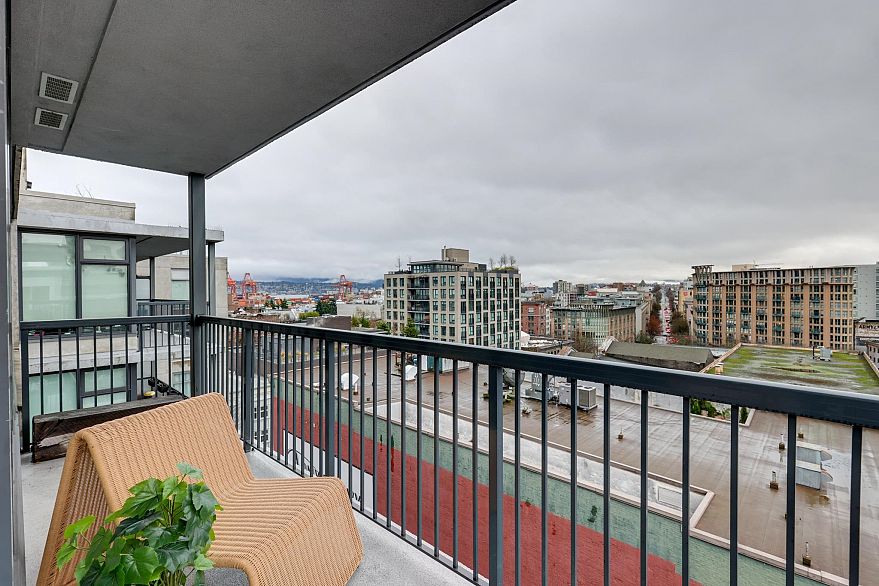 1102 66 W Cordova Street