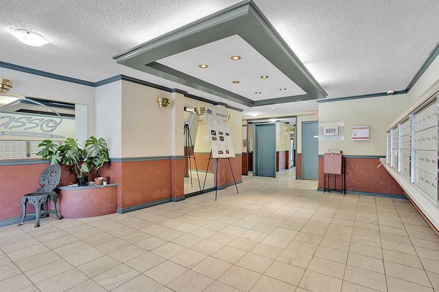 410 711 E 6th Avenue