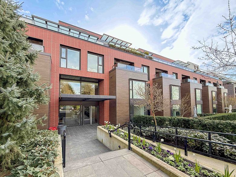 101 7128 Adera Street