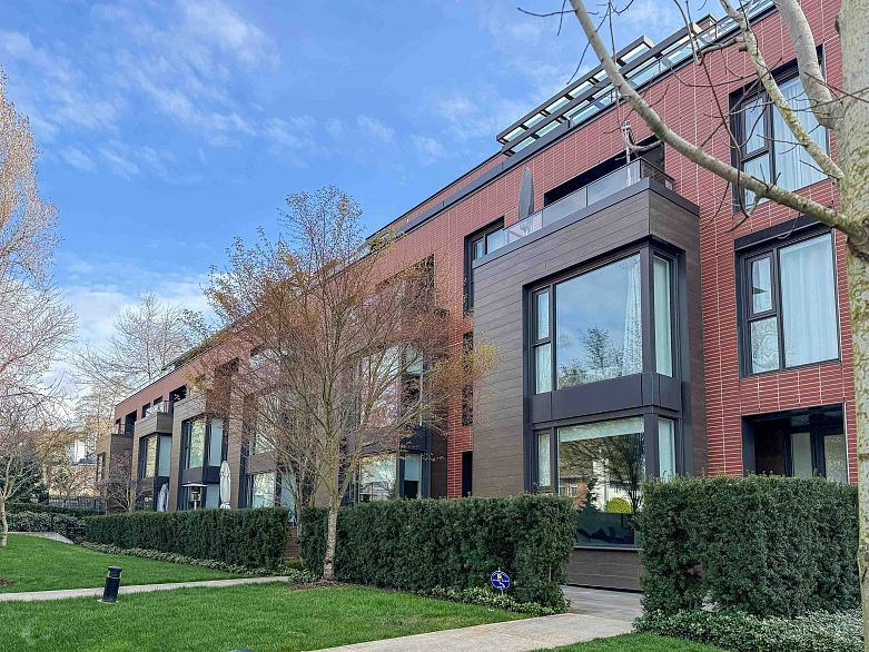 101 7128 Adera Street