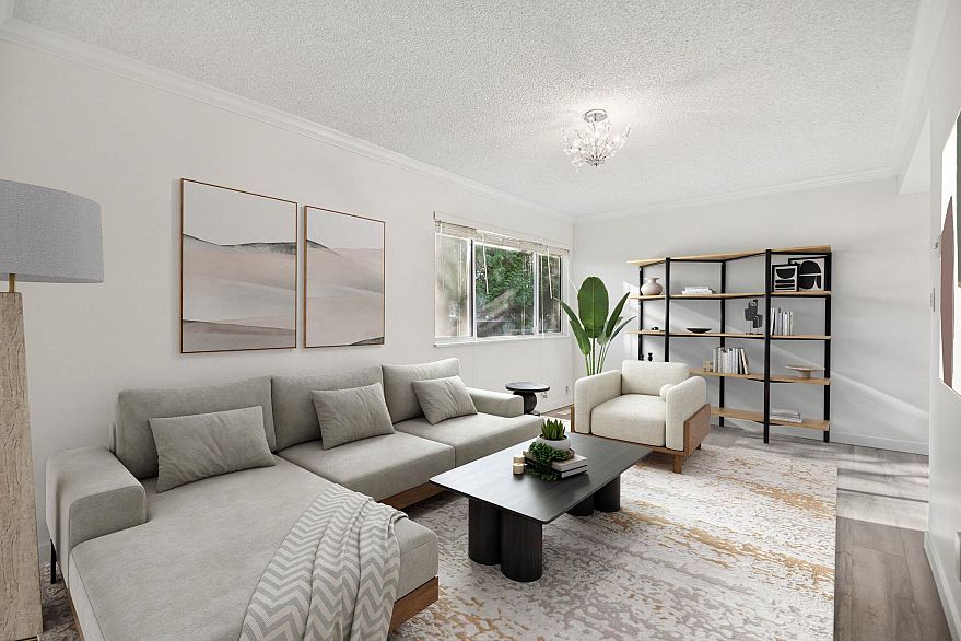 121 3461 E 49th Avenue