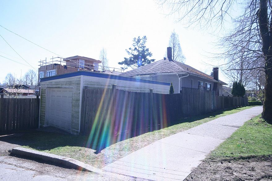 1807 E 38th Avenue