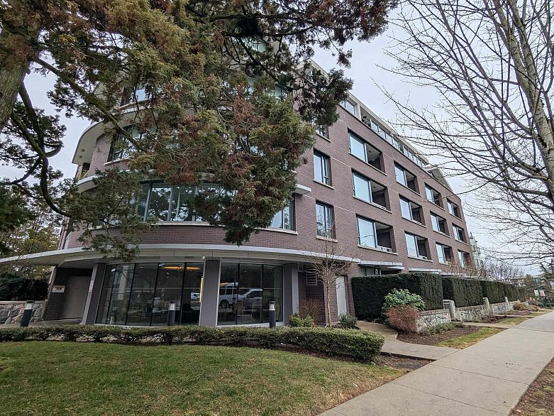 202 505 W 30th Avenue