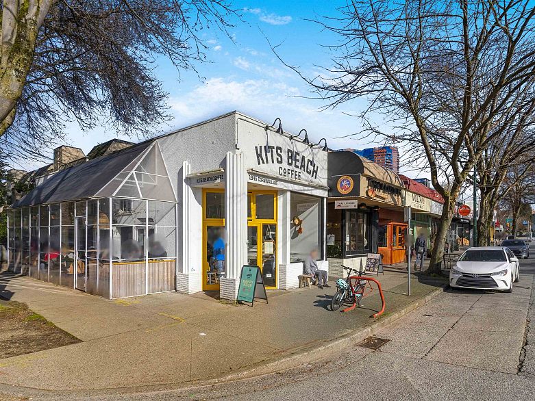 2566 W 2nd Avenue