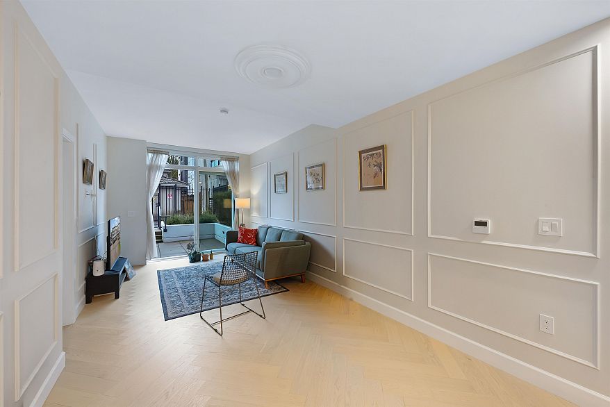 102 3668 W 10th Avenue