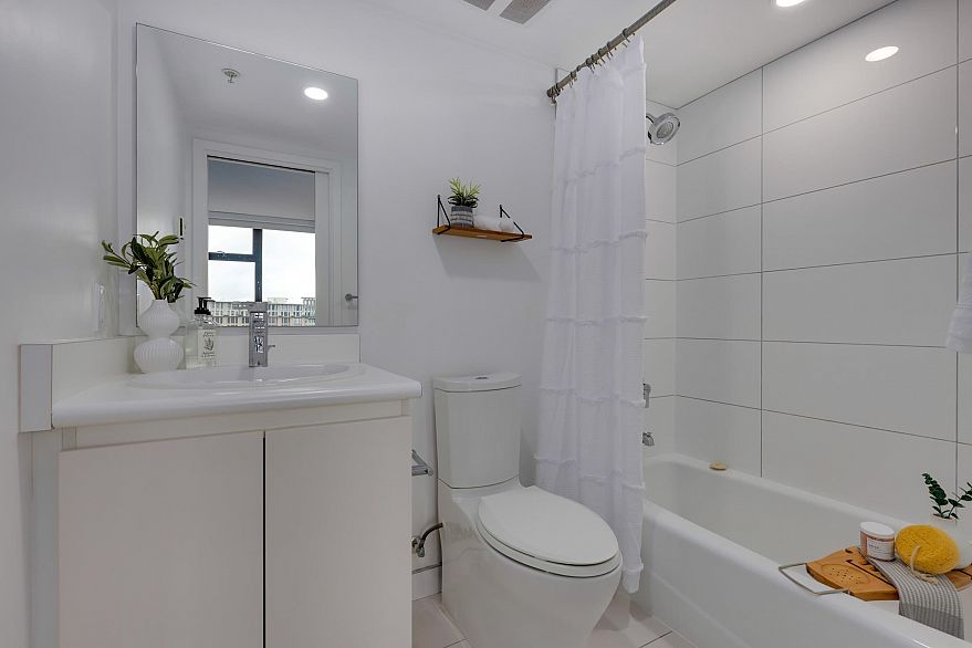 1102 66 W Cordova Street