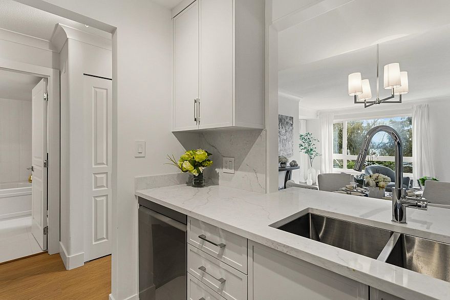 302 3590 W 26th Avenue