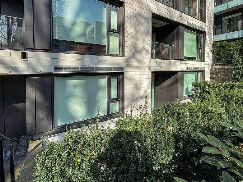 101 7128 Adera Street