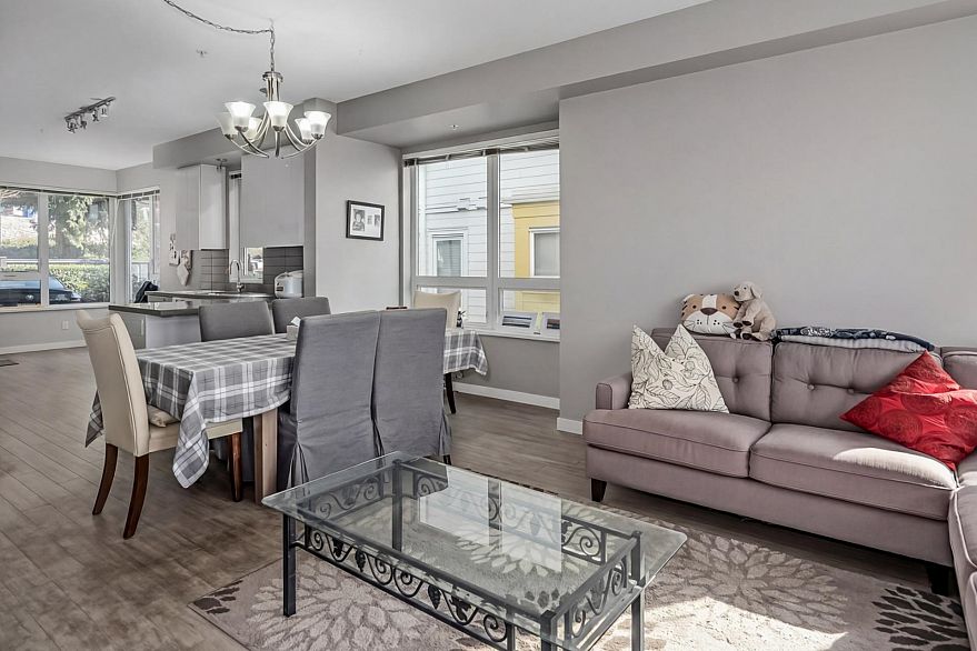 3107 E Kent Avenue North Avenue