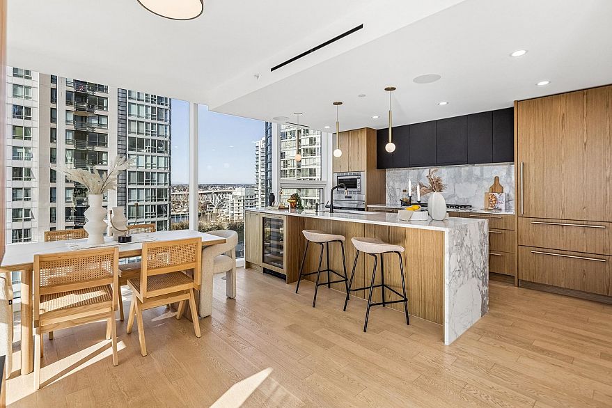 1103 499 Pacific Street