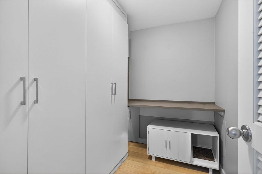 1201 183 Keefer Place