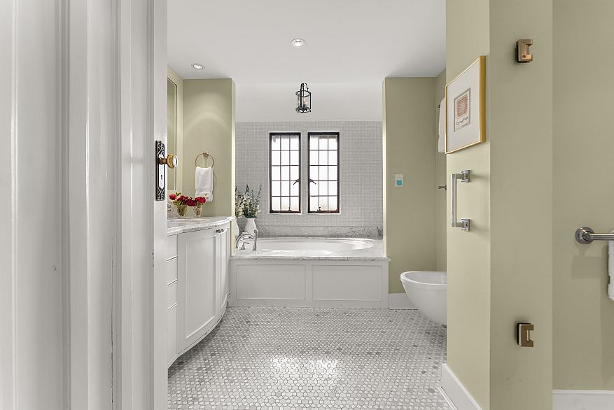 2206 SW Marine Drive