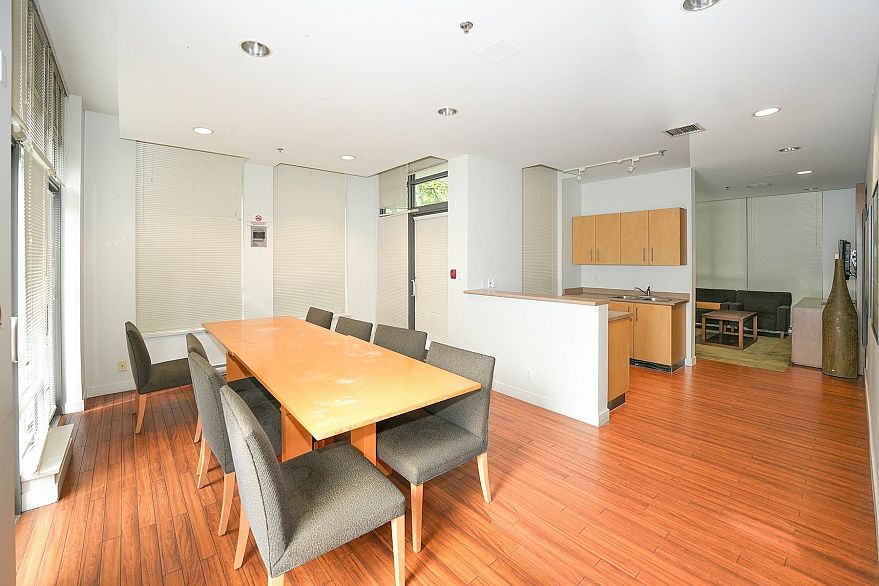 1808 3660 Vanness Avenue