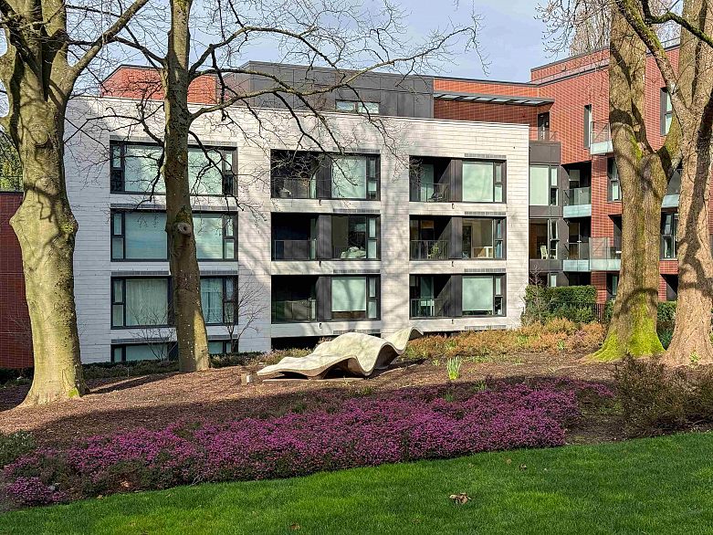 101 7128 Adera Street