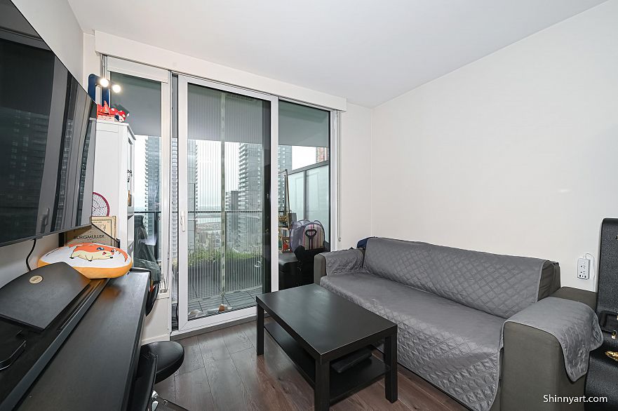 1409 8189 Cambie Street