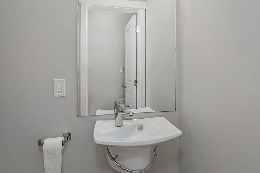 3107 E Kent Avenue North Avenue