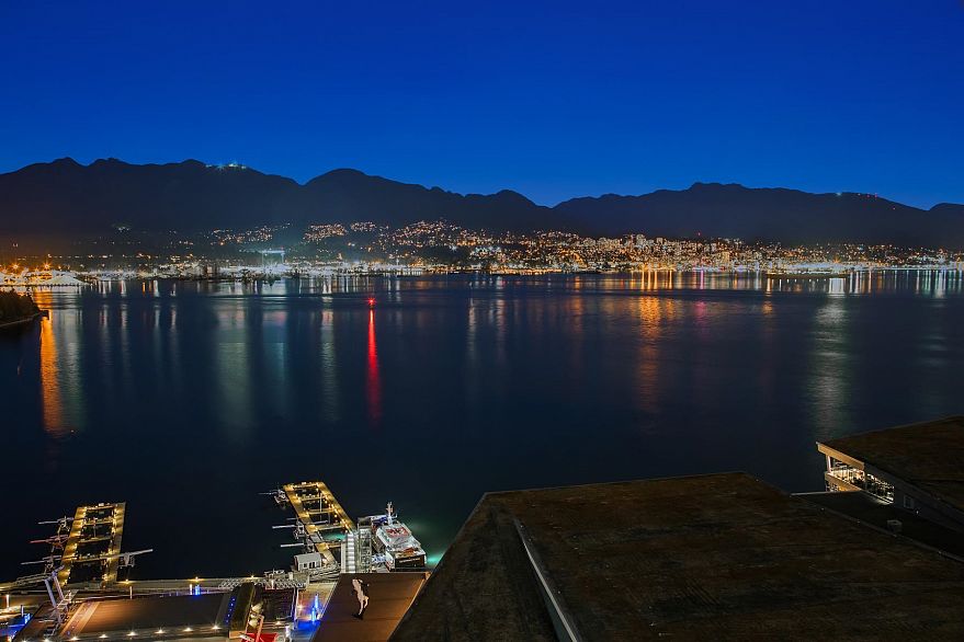 3102 1077 W Cordova Street