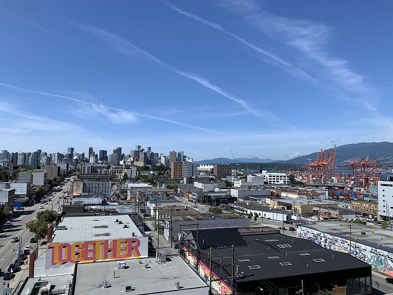 1110 933 E Hastings Street