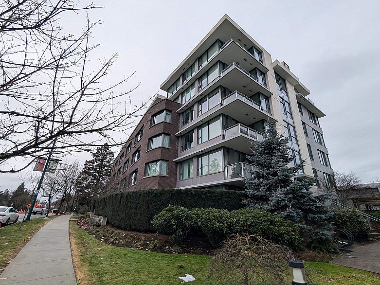 202 505 W 30th Avenue