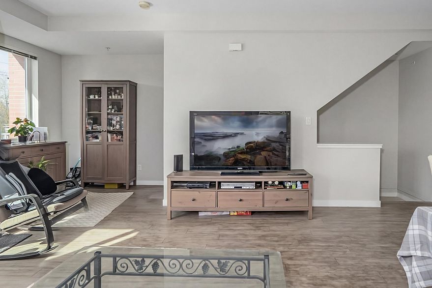 3107 E Kent Avenue North Avenue