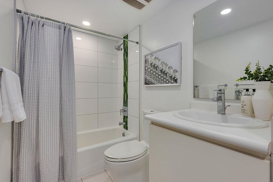 1102 66 W Cordova Street