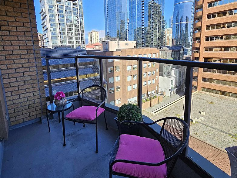 1003 1189 Howe Street