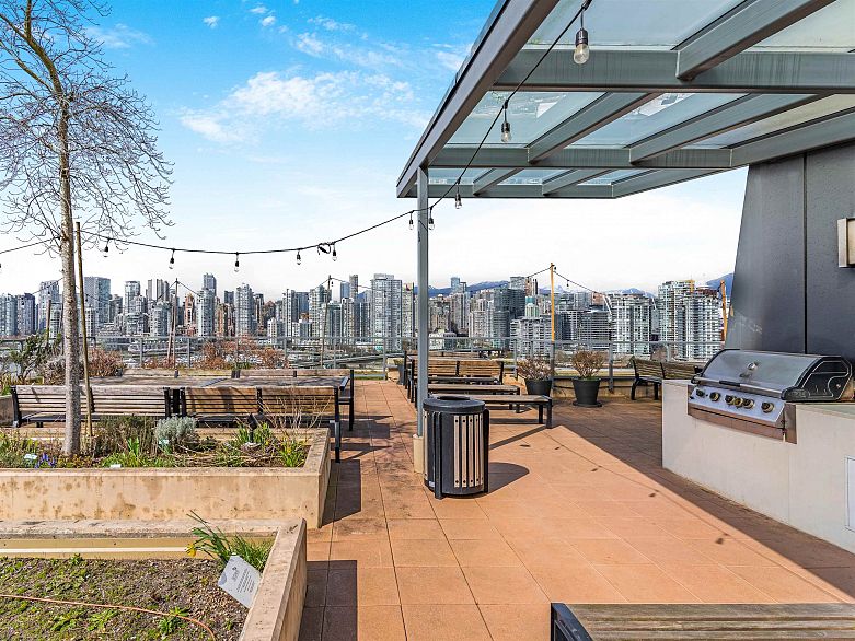 296 W 1st Avenue
