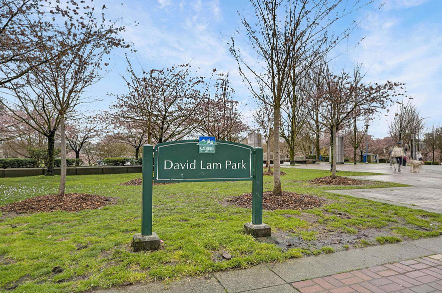 303 1388 Homer Street