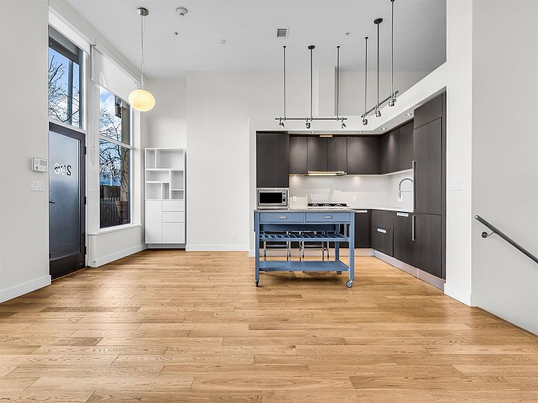 296 W 1st Avenue